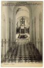 Caillouet-Orgeville. Les Souvenirs : Recueillons-nous dans la Chapelle mortuaire. A droite est la reproduction de la cellule qu'occupa le Président Bonjean à Mazas ; là-bas, le monument recouvrant la terre de la Roquette.