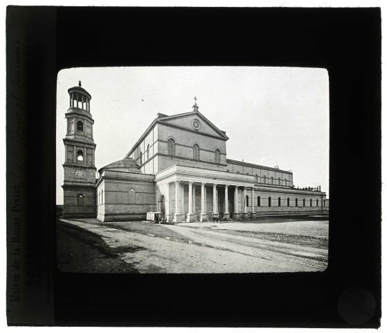 Basilique Saint-Paul-hors-les-Murs à Rome (Italie), façade principale.