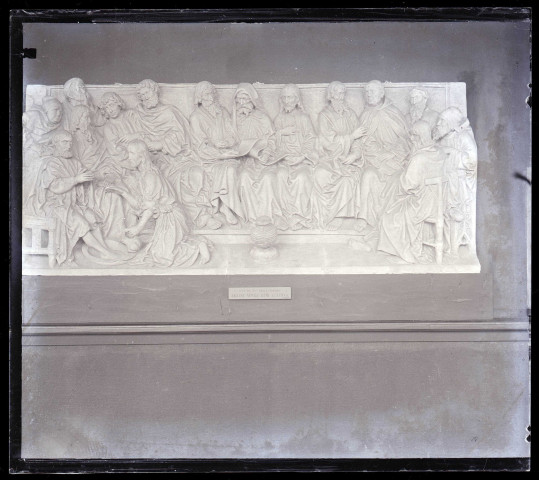 Moulage de retable représentant la Cène provenant de l'église Notre-Dame de Lübeck (Allemagne), exposé au musée du Trocadéro de Paris (Seine).