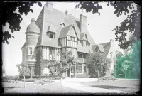 Vue d'ensemble du manoir « le Val fleuri » appartenant à M. Gallier.