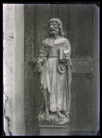 Église de Neaufles-Saint-Martin (Eure), statue d'un saint.