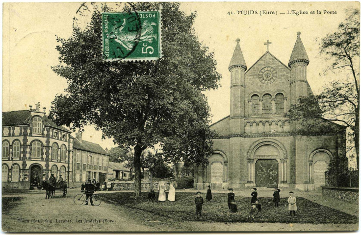 Muids. L'Eglise et la Poste.