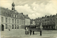 Andelys (Les). Place Nicolas-Poussin.