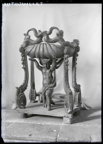 Fauteuil d'officiant de l'église d'Authouillet (Eure).