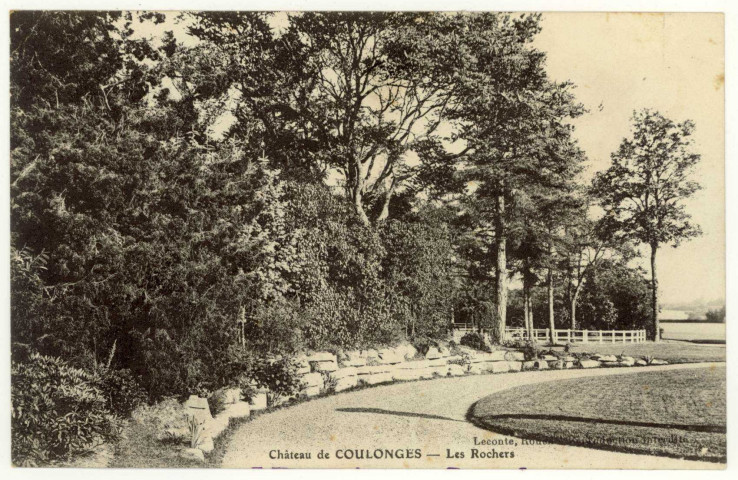 Coulonges. Château de Coulonges-Les Rochers.