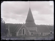 Église de Menneval (Eure), vue d'ensemble.