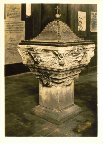 Les Fonts baptismaux de l'église d'Appeville-Annebault (Eure, France)