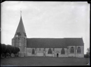 Vue d'ensemble de l'église de Goupillières (Eure).