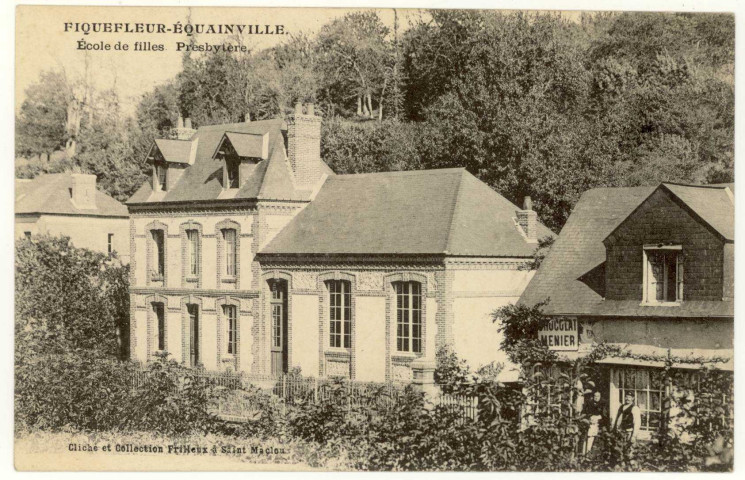 Fiquefleur-Equainville. Ecole des Filles - Presbytère.