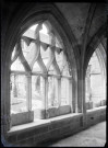Ruines du cloître de l'abbaye Notre-Dame de Fontenelle de Saint-Wandrille-Rançon (Seine-Maritime).