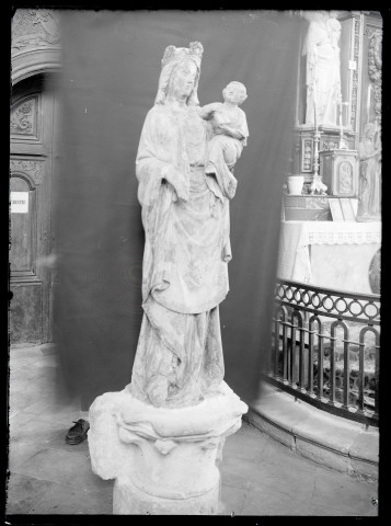 Statue de Vierge à l'enfant de l'église de Daubeuf-près-Vatteville (Eure).