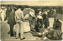 Seine-Maritime. Le Tréport. - Marchés de crevettes.