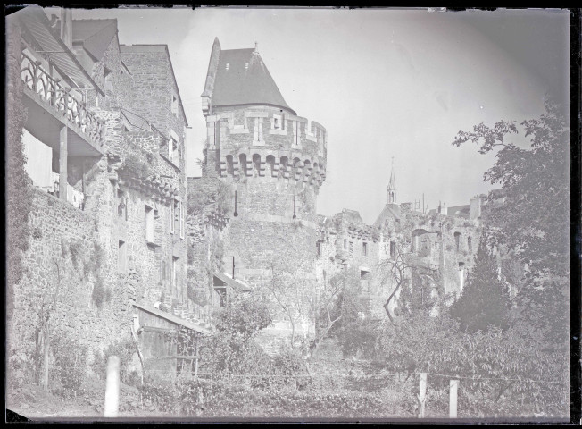 Remparts de Fougères (Ille-et-Vilaine).