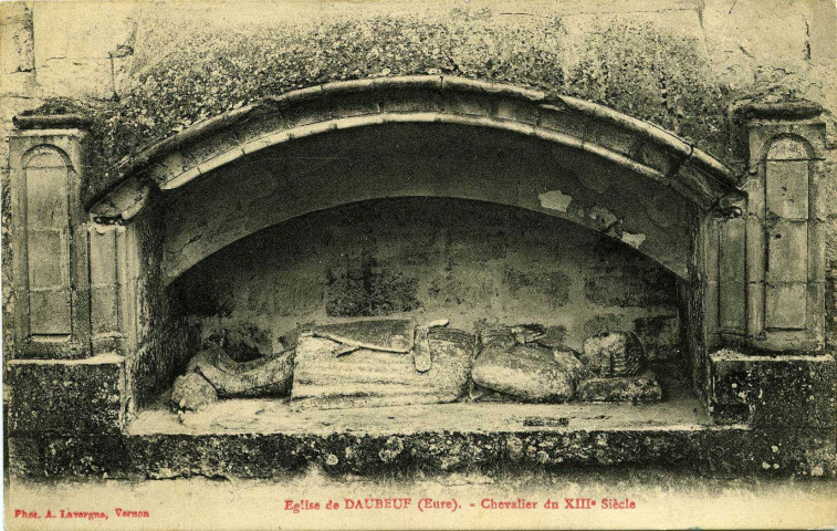 Daubeuf-près-Vatteville. Eglise de Daubeuf. - Chevalier du XIIIe siècle.
