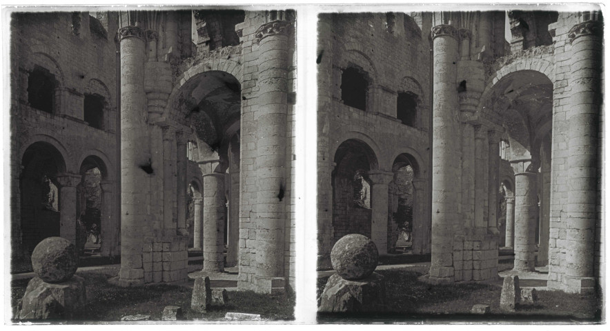 Ruines de l'abbaye de d'Hambye à Percy (Manche).