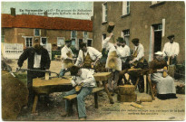 Divers. En Normandie. - Un groupe de Sabotiers des Petits-Carreaux près la Forêt de Ballerdy.