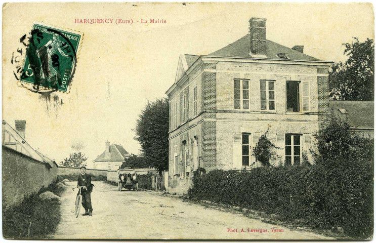 Harquency. La Mairie.