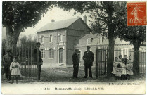 Bernouville. L'Hôtel de Ville.