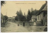 Saussay-la-Vache. La Place communale.