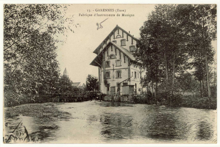 Garennes-sur-Eure. Fabrique d'Instruments de Musique.