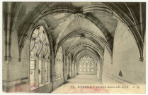 Evreux-Ville. Cloître dans l'Evêché.