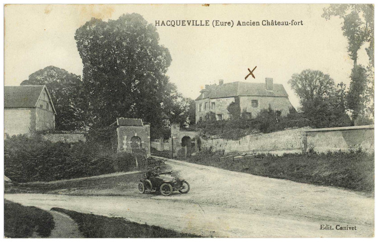 Hacqueville. Ancien Château-fort.