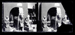 Salle et collections d'un musée égyptien.