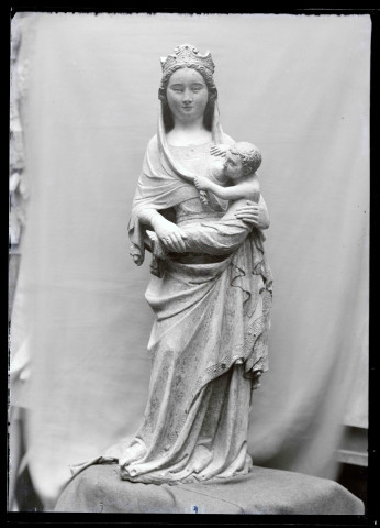 Statue de Vierge à l'enfant de l'église de Surtauville (Eure).