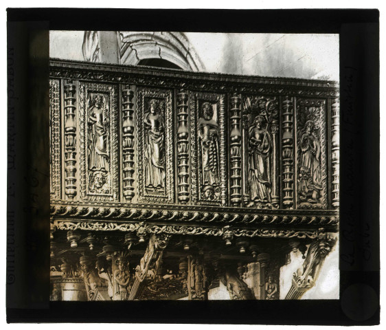 Église de La Roche-Maurice (Finistère), jubé, détail.