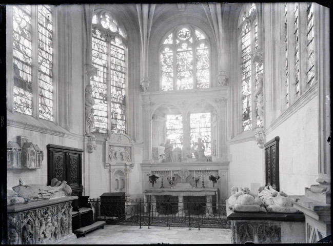 Intérieur de la Chapelle de la Vierge de l'abbaye de Valmont (Seine-Maritime).