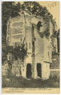 Saint-Philbert-sur-Risle. La Baronnie - Tour du XIIIe siècle.