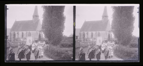 Procession religieuse dans les environs de Barquet (Eure)