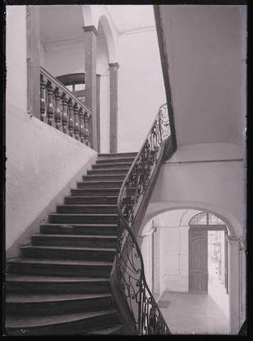 Escalier de bois de l'abbaye de Valloires (Somme).