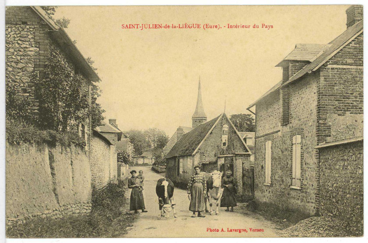 Saint-Julien-de-la-Liègue. Intérieur du Pays.