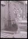 Détail des stalles et du maître-autel réalisé par Simon Pfaffenhoffen avec anges en plomb doré en adoration de l'abbaye de Valloires (Somme). Idem 7403.