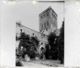 Ruines de l'abbaye de la Lucerne à La-Haye-Pesnel (Calvados).