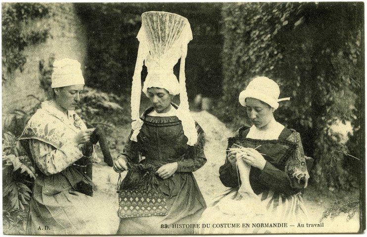 Basse-Normandie. Histoire du costume en Normandie. - Au travail.