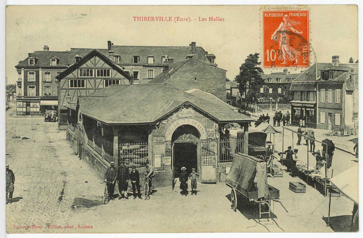 Thiberville. Les Halles.