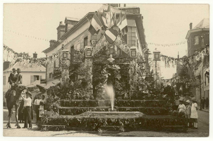 Evreux-Ville. Les Fêtes de la Harpe-Buste de Léon Colleville.