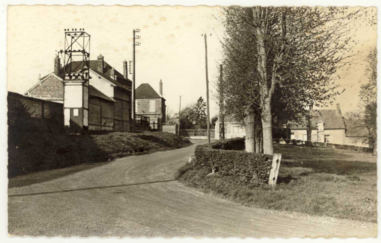 Chauvincourt. Place de l'Eglise.