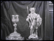 Église Saint Maurice de Vesly (Eure), calice et statue de Saint-Maurice.
