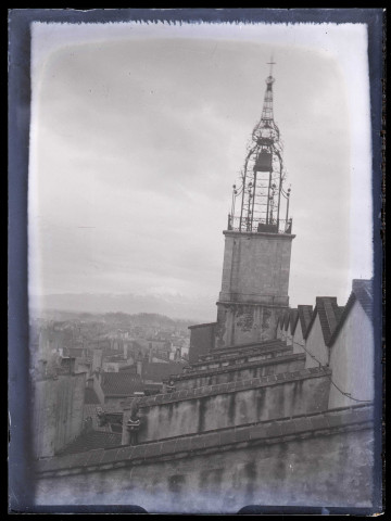 Clocher en ferronnerie.