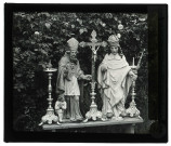 Église d'Heudreville-en-Lieuvin (Eure), statue de Saint-Firmin. Église de Thiberville (Eure), statue de Saint-Louis et crucifix pique-cierge.