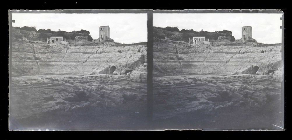 Arènes.