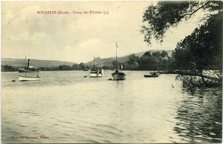 Bouafles. Camp des Pilotins (2).