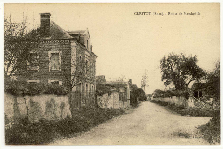 Crestot. Route de Mandeville.