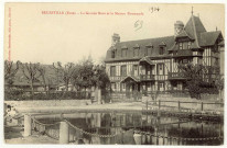 Beuzeville. La Grande Mare et la Maison Normande.
