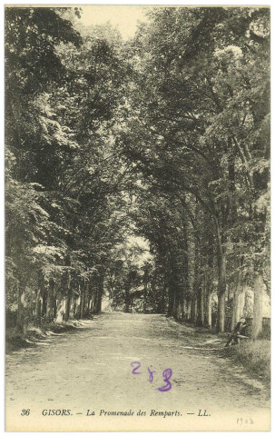 Gisors. La Promenade des Remparts.
