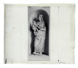 Statue de Vierge à l'enfant.