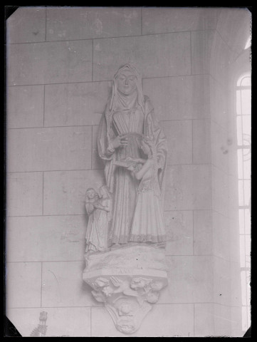 Église des Jonquerets-de-Livet (Eure), statue de Sainte-Anne.